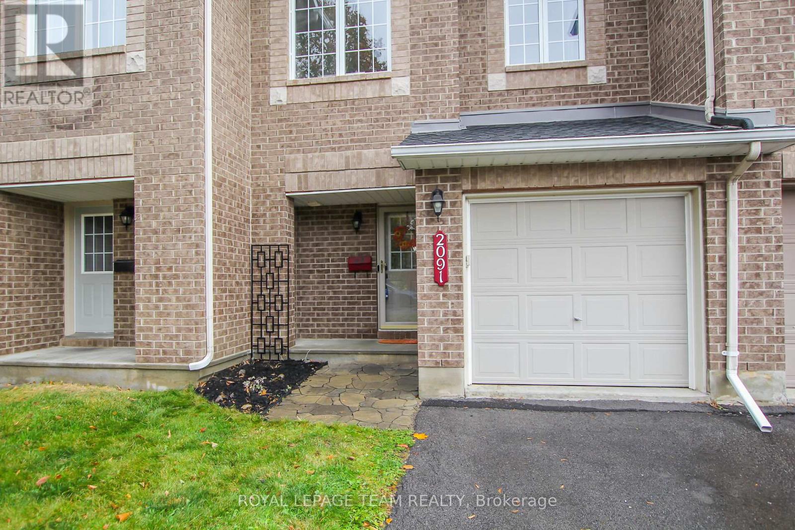 Property at 2091 HIBOUX STREET E image 2