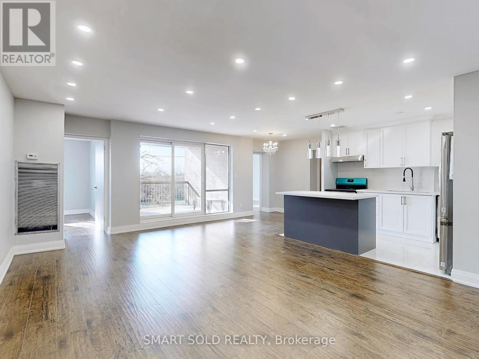 Property at 212 - 3025 THE CREDIT WOODLANDS image 3