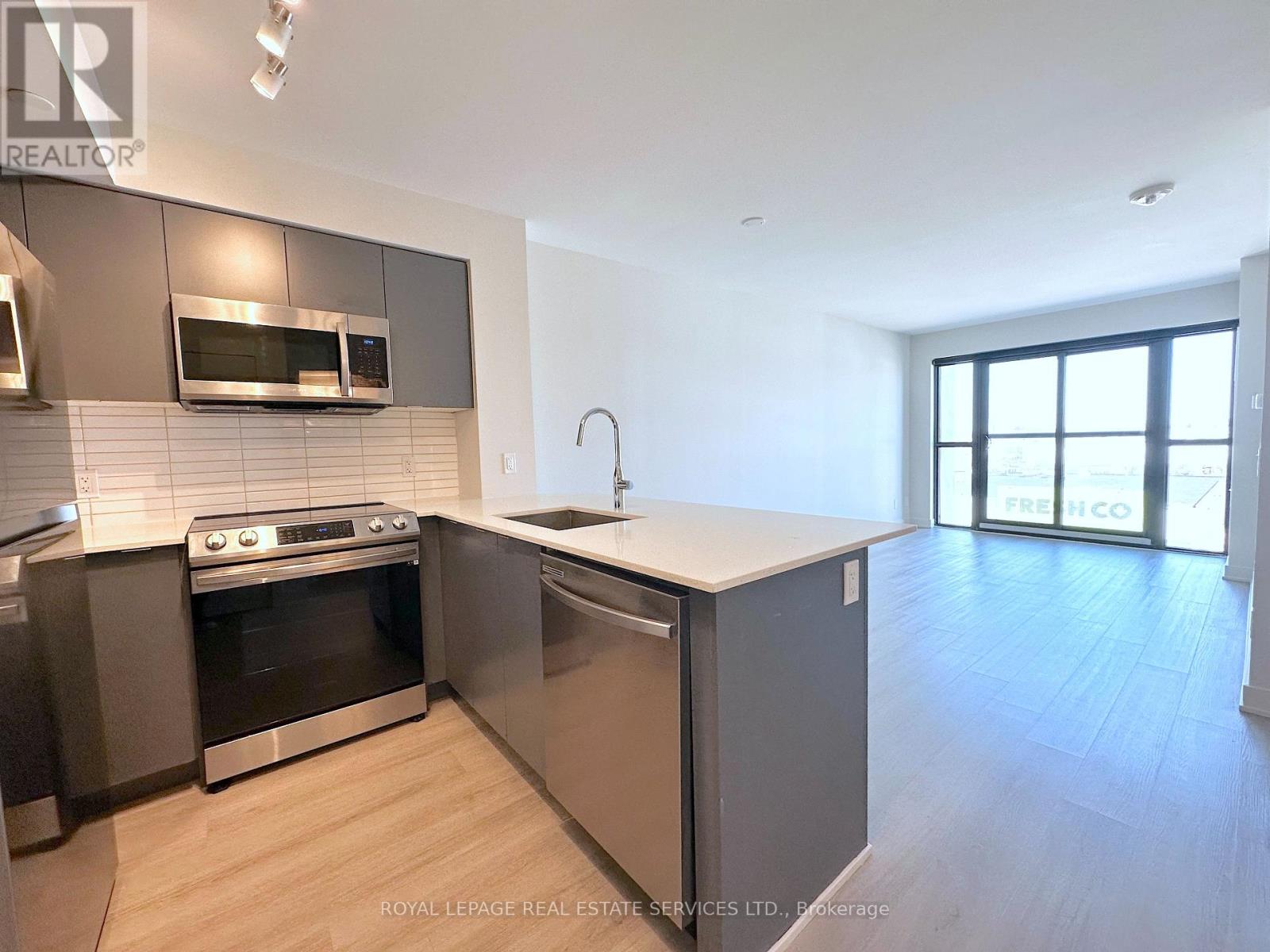 513 - 3385 Dundas Street W, Toronto, Ontario  M6S 2S2 - Photo 2 - W12071084