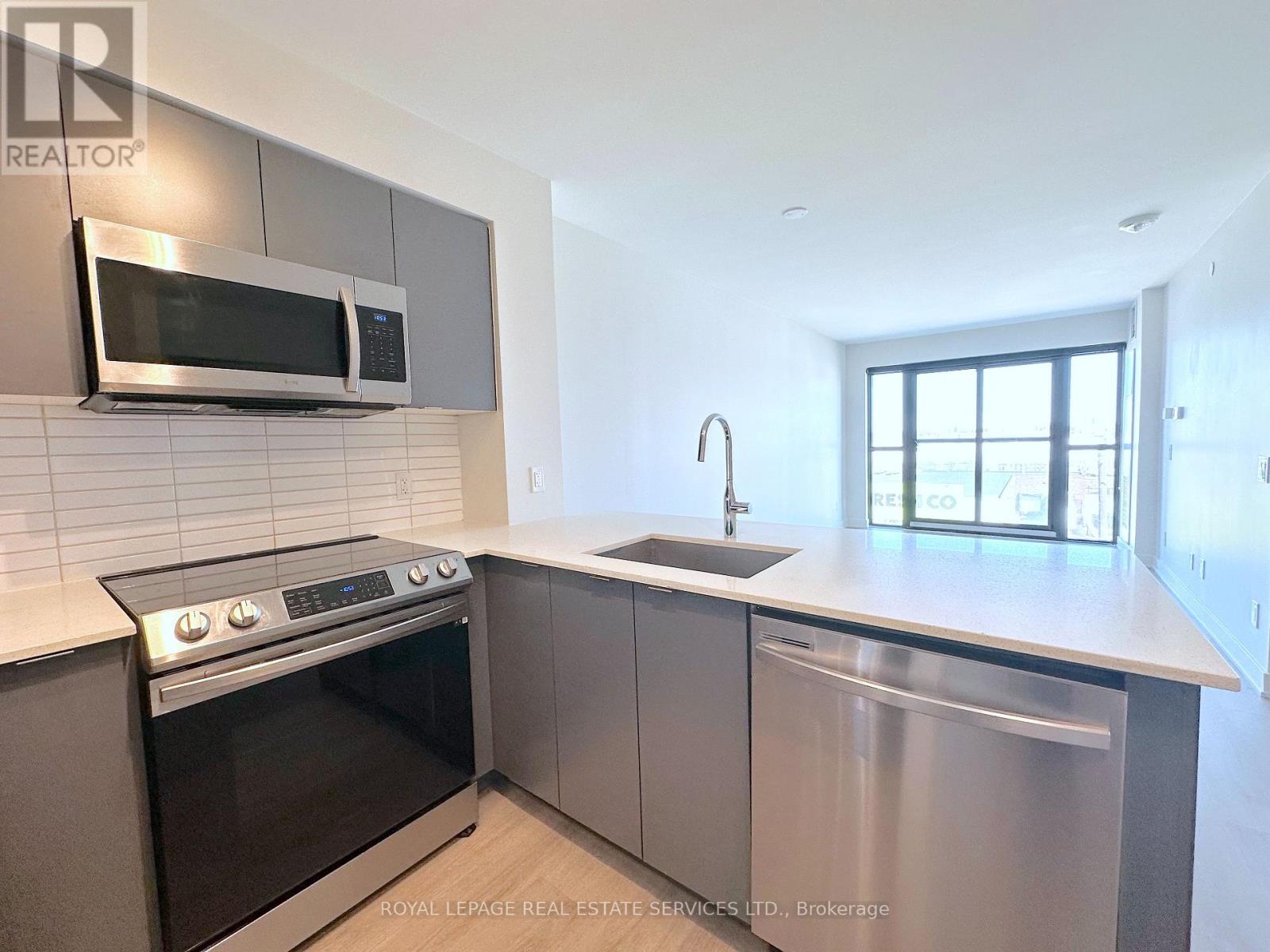 513 - 3385 Dundas Street W, Toronto, Ontario  M6S 2S2 - Photo 3 - W12071084