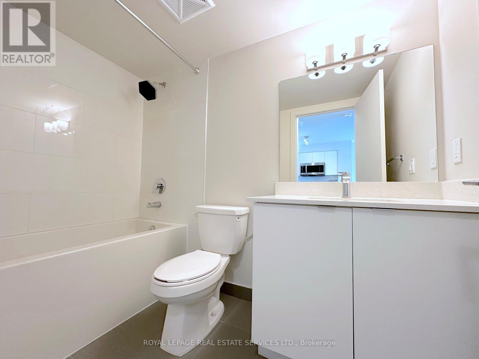 415 - 3385 Dundas Street W, Toronto, Ontario  M6S 2S2 - Photo 10 - W12071096