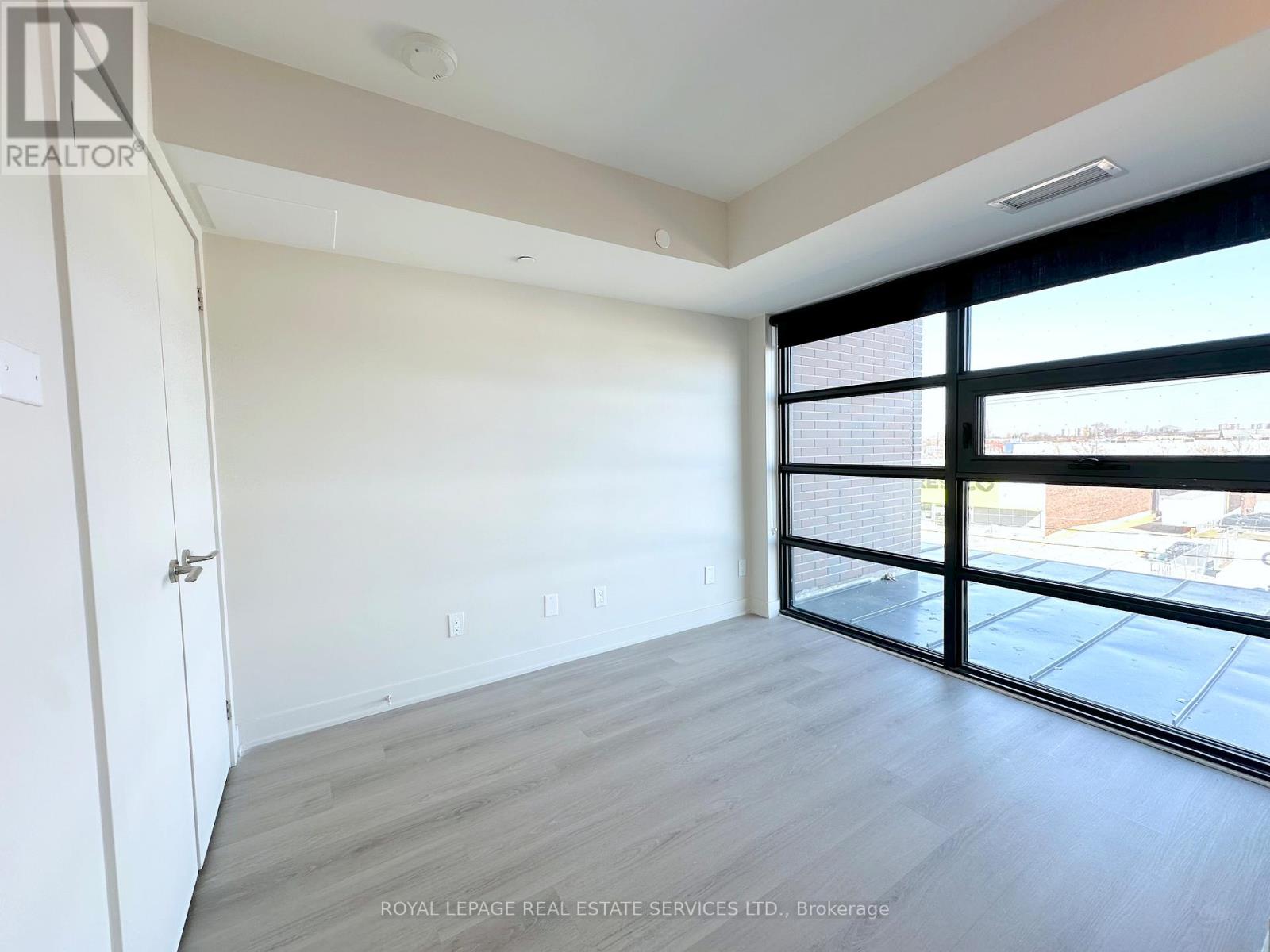 415 - 3385 Dundas Street W, Toronto, Ontario  M6S 2S2 - Photo 6 - W12071096