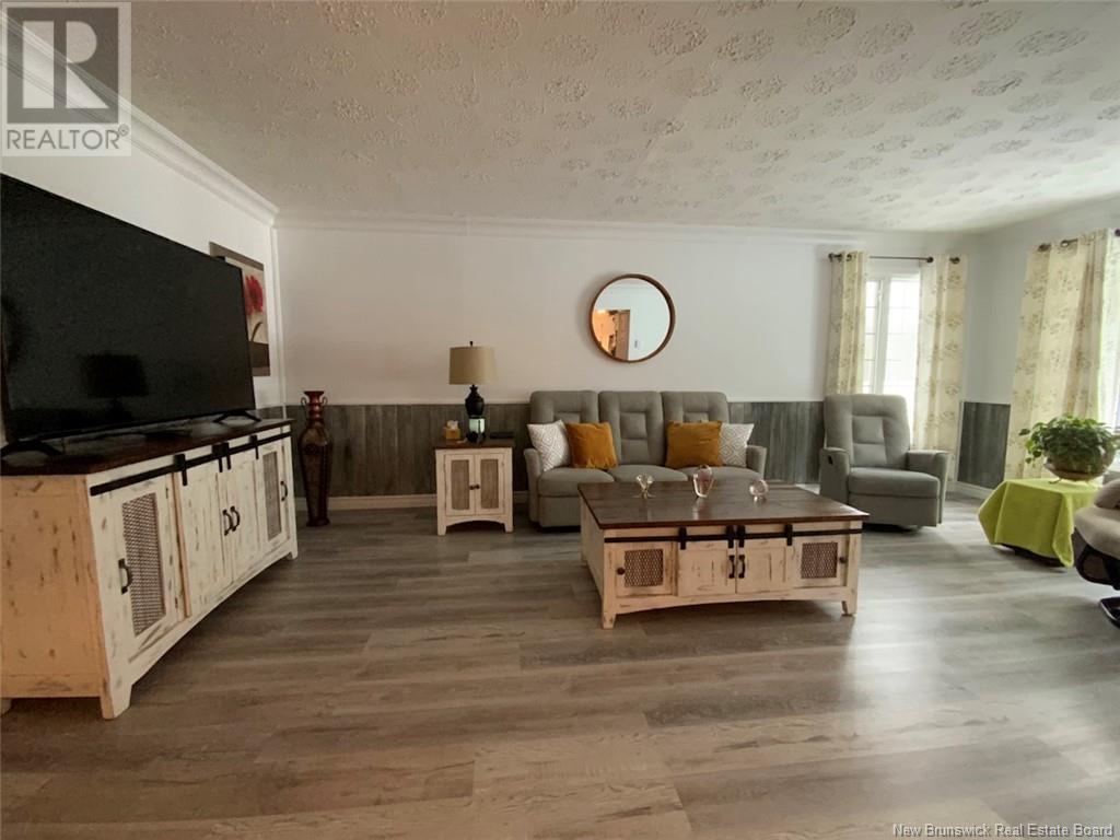 Property at 656 Saint-François Street image 5
