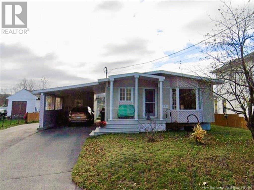 Property at 656 Saint-François Street image 1