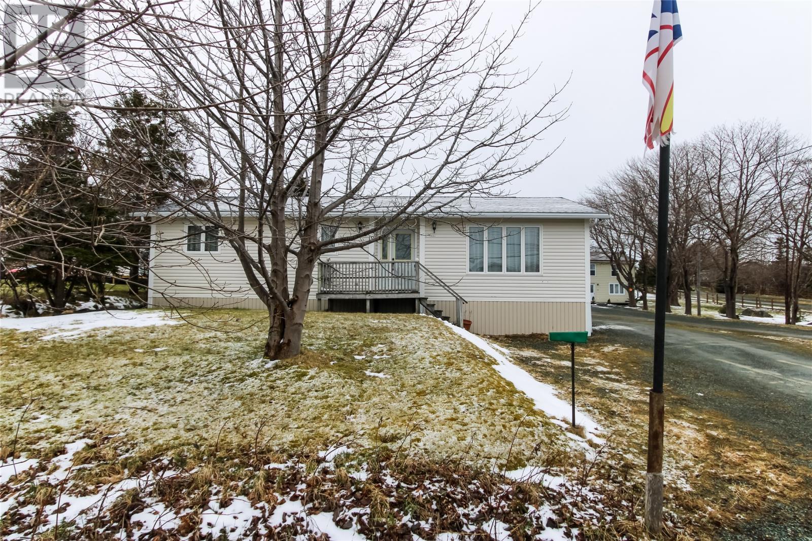 Property at 19 Chamberlains Road image 3