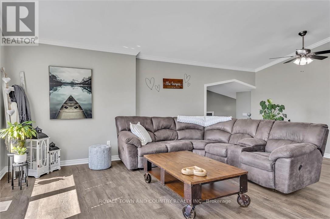 Property at 929 COTTINGHAM ROAD image 4