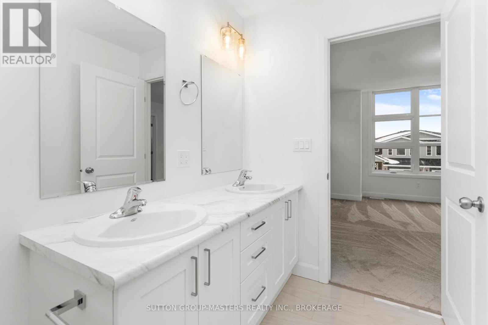 208 Superior Drive, Loyalist, Ontario  K7N 0E5 - Photo 28 - X12071114