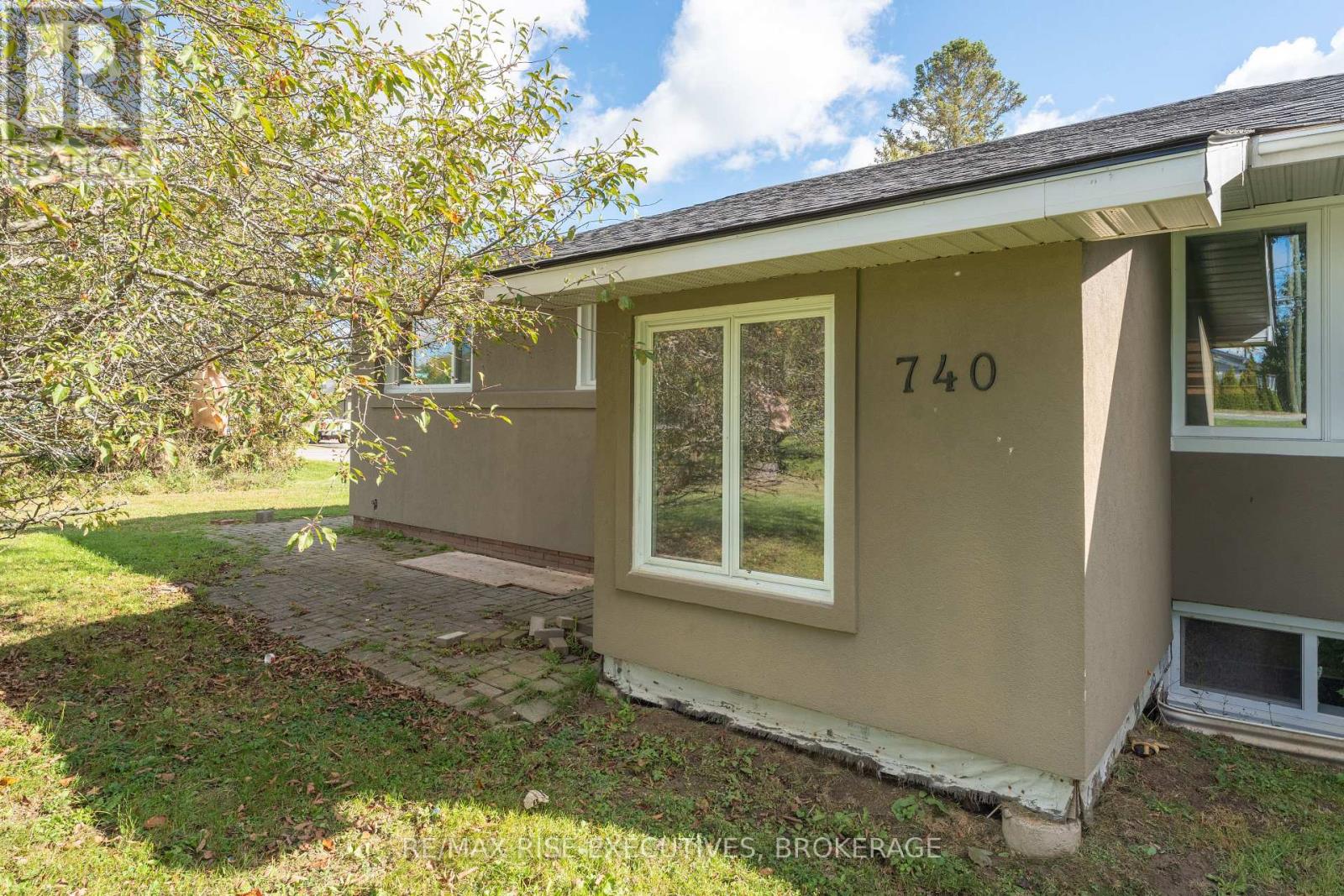 2 - 740 COLLINS BAY ROAD, kingston (south of taylor-kidd blvd), Ontario