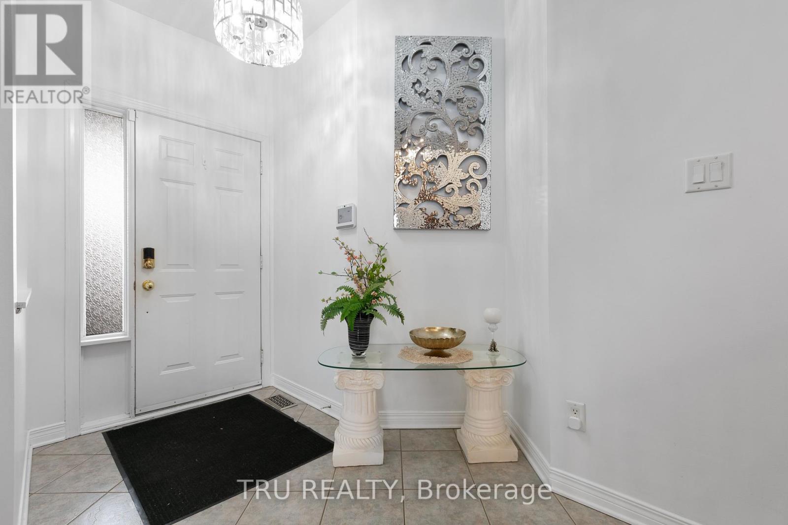 Property at 18 GANNET STREET W image 3