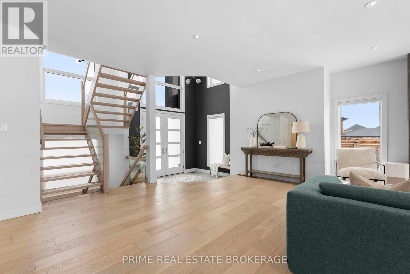 Property at 2211 WATEROAK DRIVE image 4