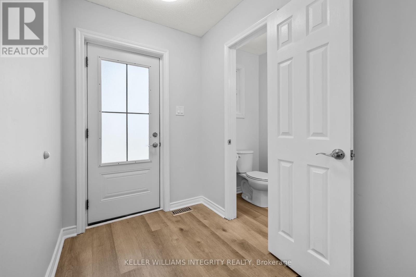 Property at 11 WILLOWVIEW WAY image 3