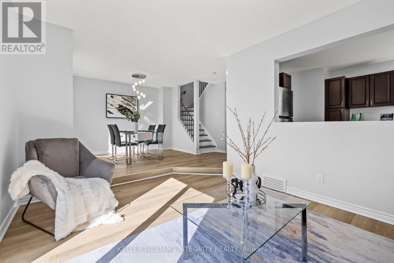 Property at 11 WILLOWVIEW WAY image 5