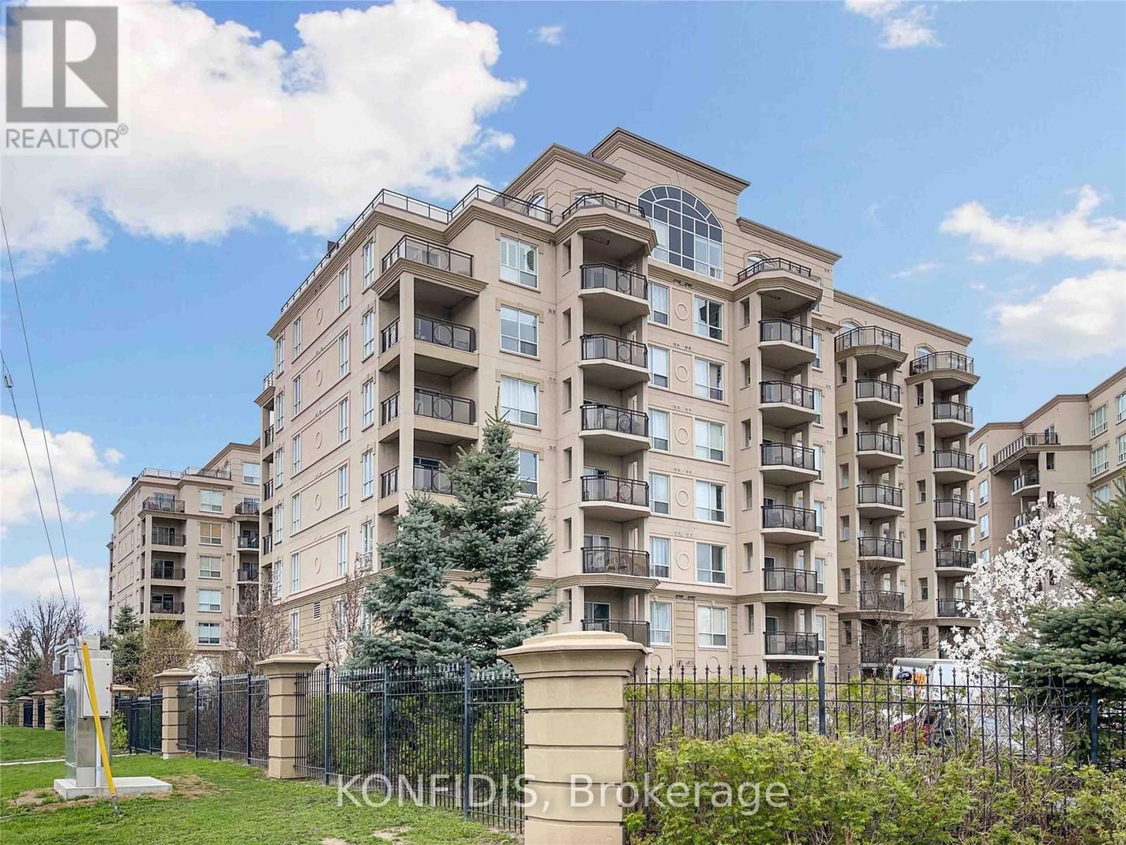 702 - 8 MAISON PARC COURT, Vaughan, Ontario