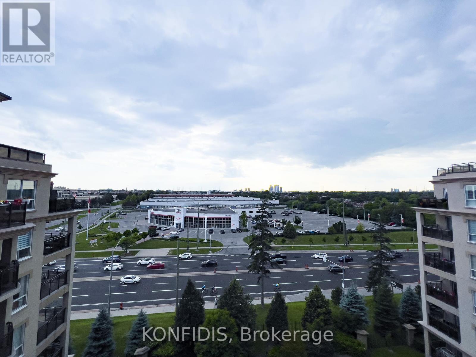 702 - 8 Maison Parc Court, Vaughan, Ontario  L4J 9K5 - Photo 10 - N12071164