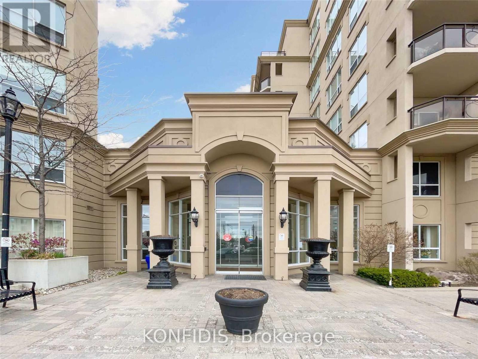 702 - 8 Maison Parc Court, Vaughan, Ontario  L4J 9K5 - Photo 2 - N12071164