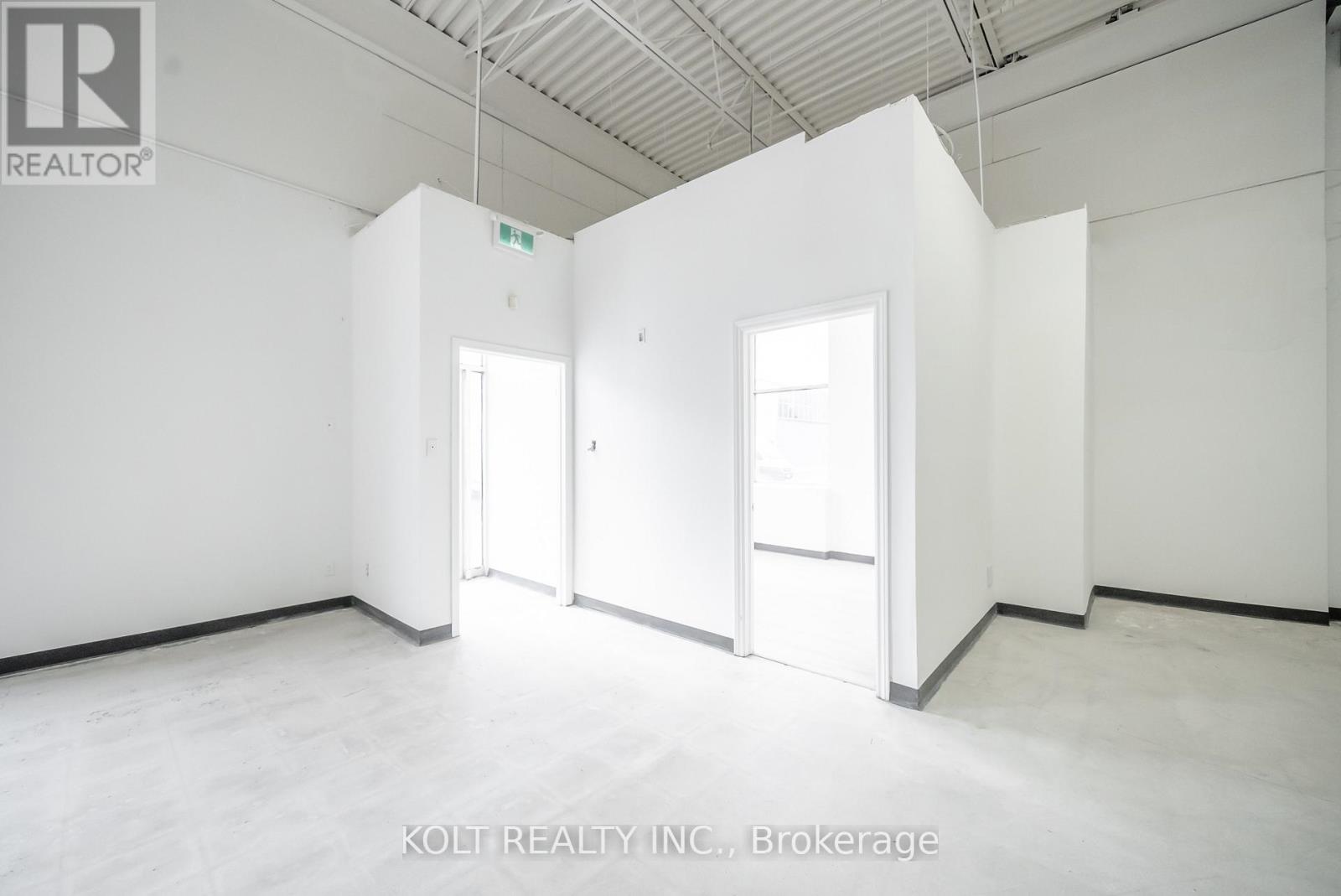 25-26 - 69 Westmore Drive, Toronto (West Humber-Clairville), Ontario  M9V 3Y6 - Photo 2 - W12020199