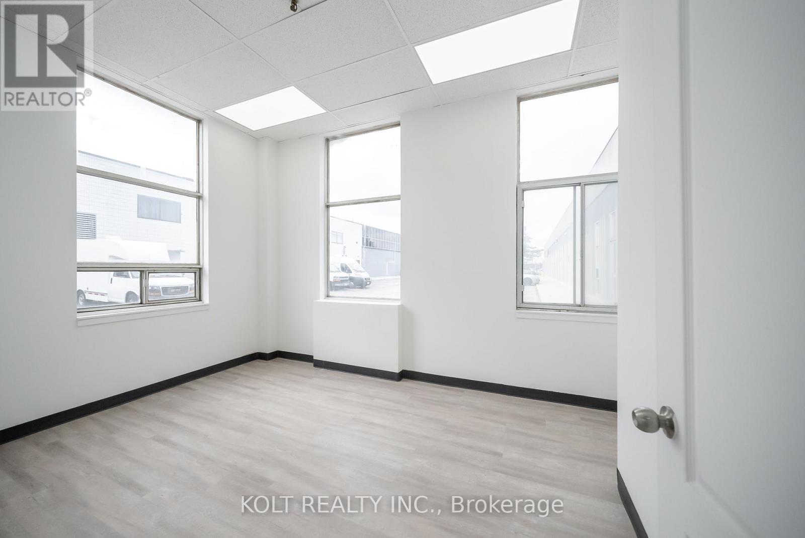 25-26 - 69 Westmore Drive, Toronto (West Humber-Clairville), Ontario  M9V 3Y6 - Photo 3 - W12020199