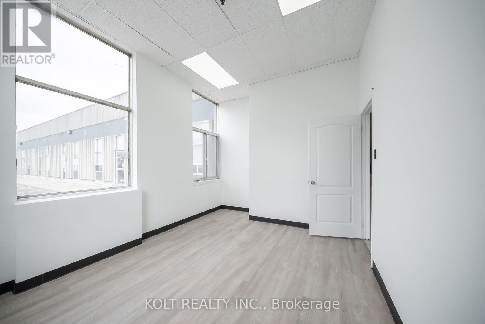 25-26 - 69 Westmore Drive, Toronto (West Humber-Clairville), Ontario  M9V 3Y6 - Photo 5 - W12020199