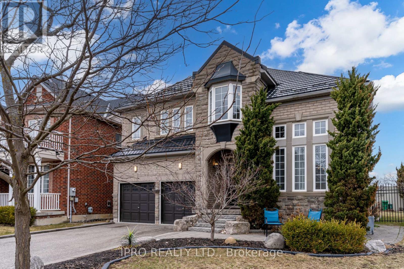 Property at 37 DONHERB CRESCENT image 2