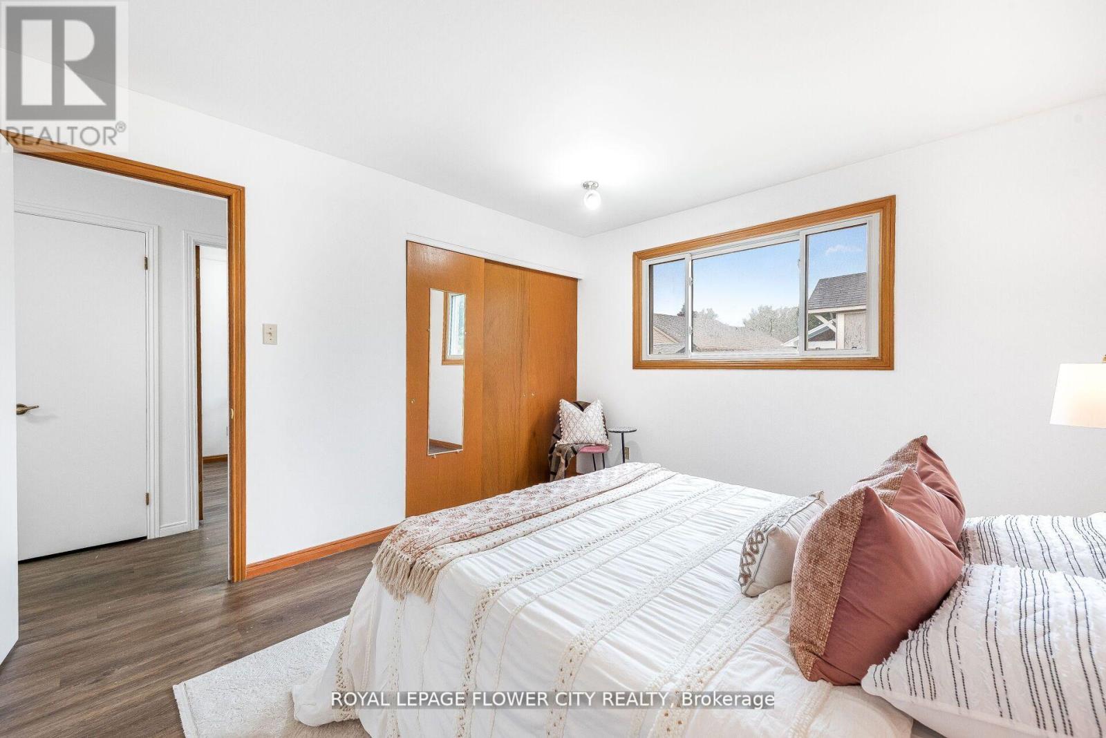 Photo 11 of 21 for 205 Worthington Avenue