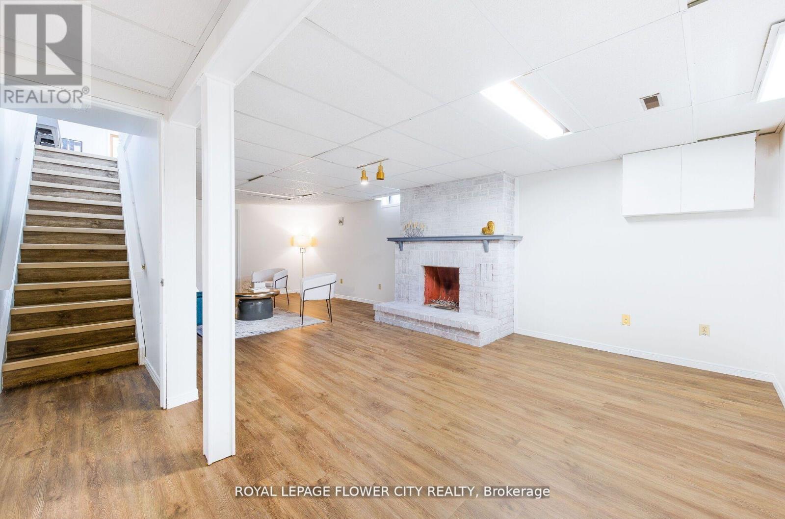Photo 16 of 21 for 205 Worthington Avenue