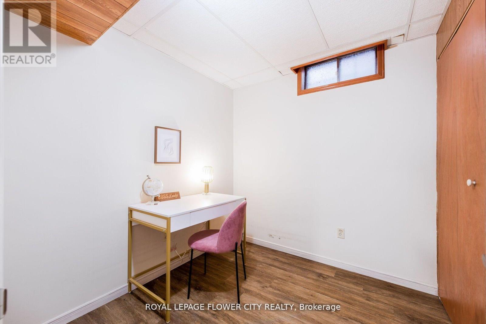 Photo 18 of 21 for 205 Worthington Avenue