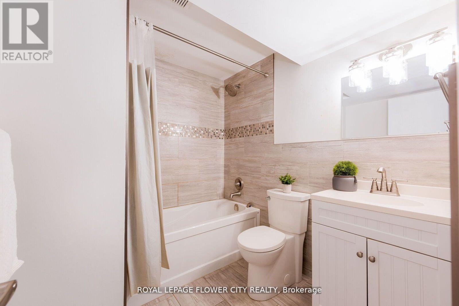 Photo 19 of 21 for 205 Worthington Avenue