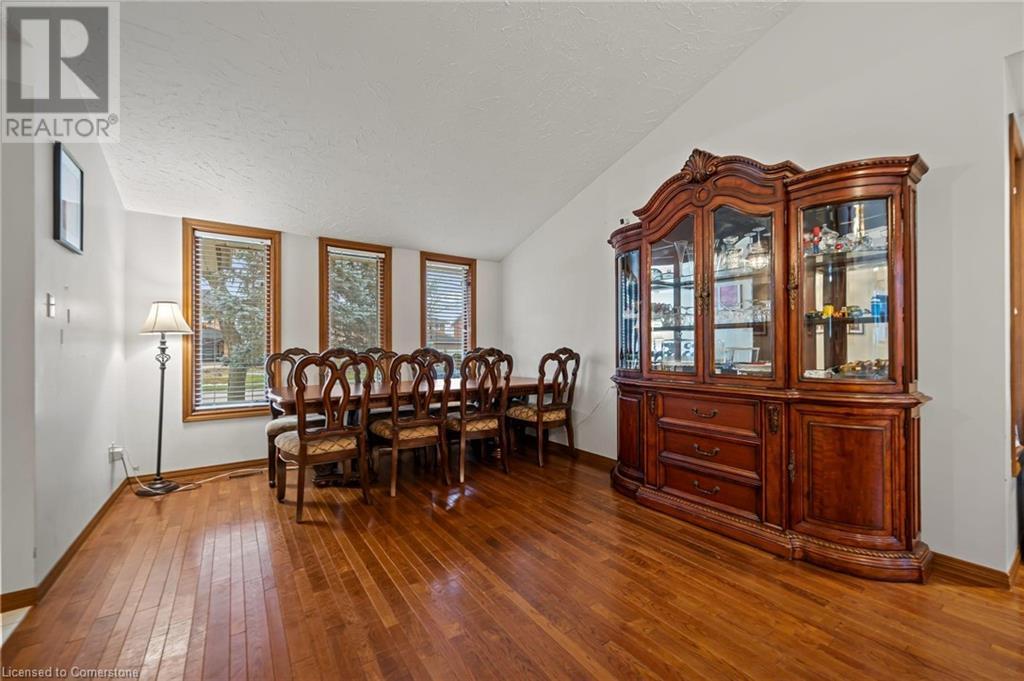 Property at 10 KORTRIGHT Road E image 3