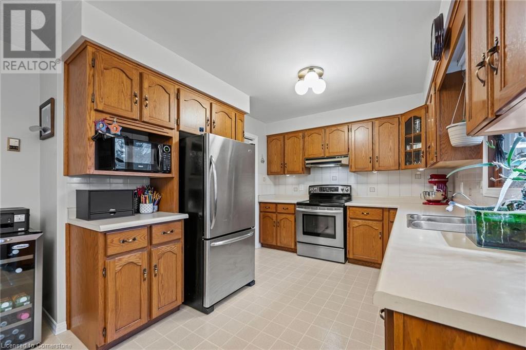 Property at 10 KORTRIGHT Road E image 5