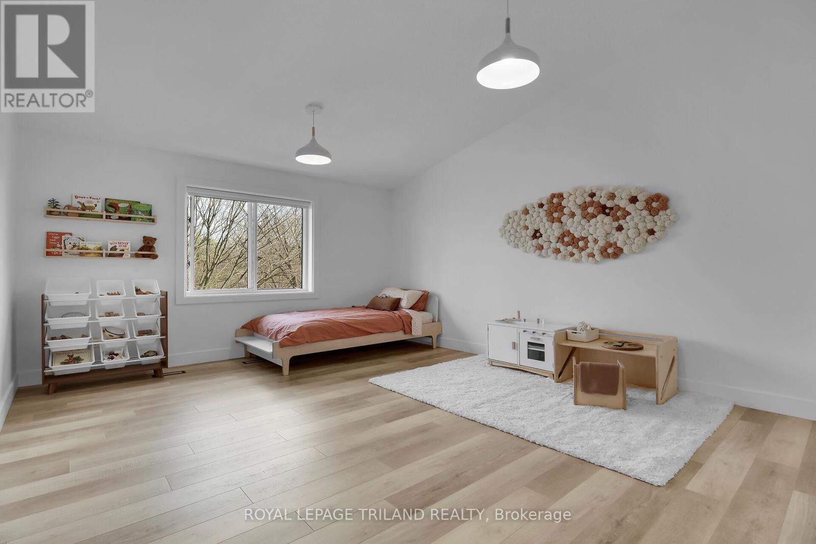 Photo 11 of 36 for 108 Balnagowan Place