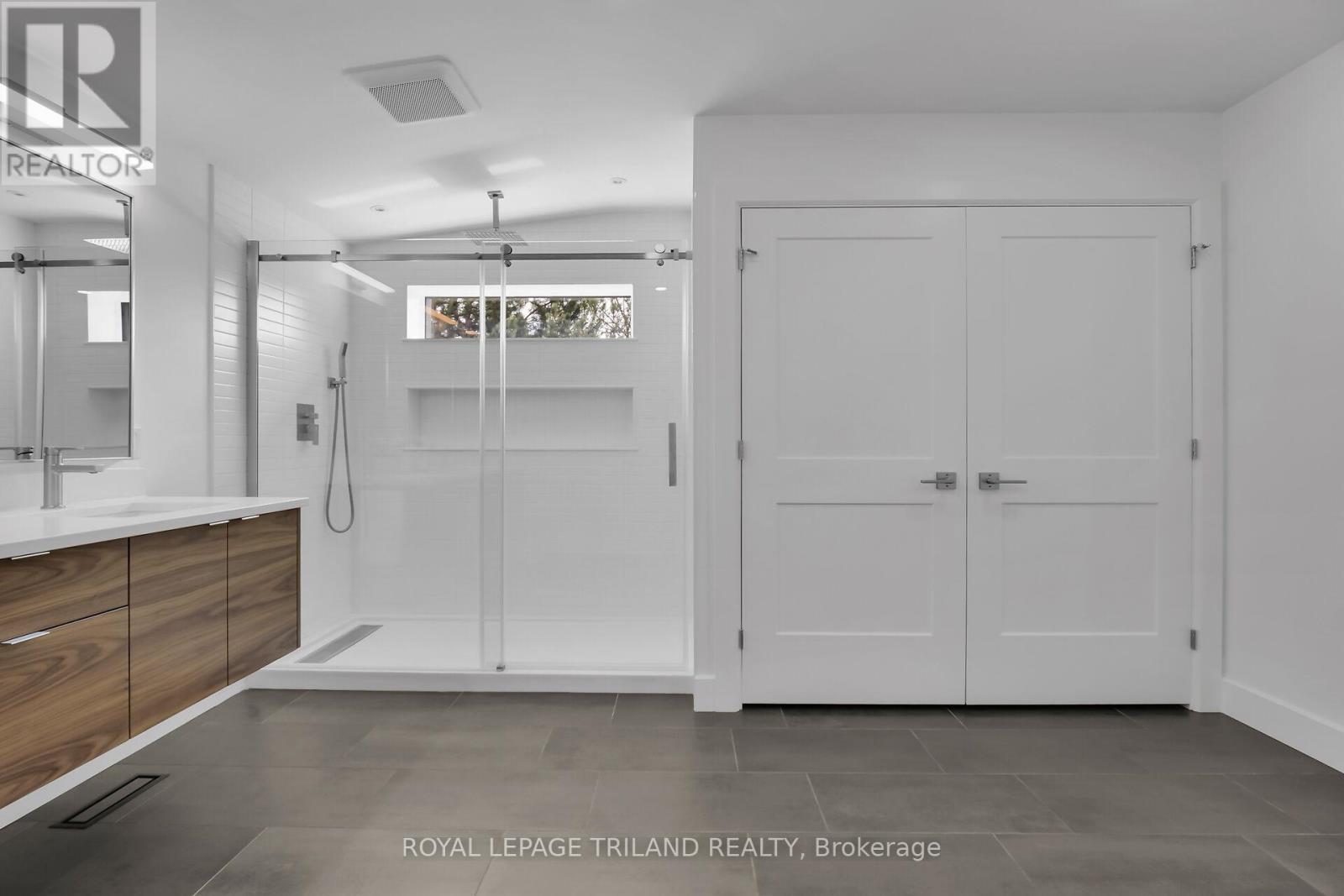 Photo 17 of 36 for 108 Balnagowan Place