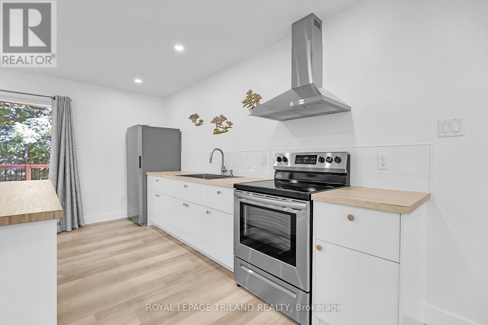Photo 20 of 36 for 108 Balnagowan Place