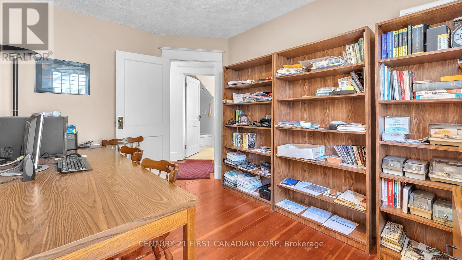 Photo 13 of 26 for 39 Duchess Avenue