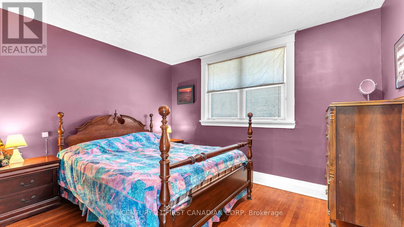 Photo 17 of 26 for 39 Duchess Avenue