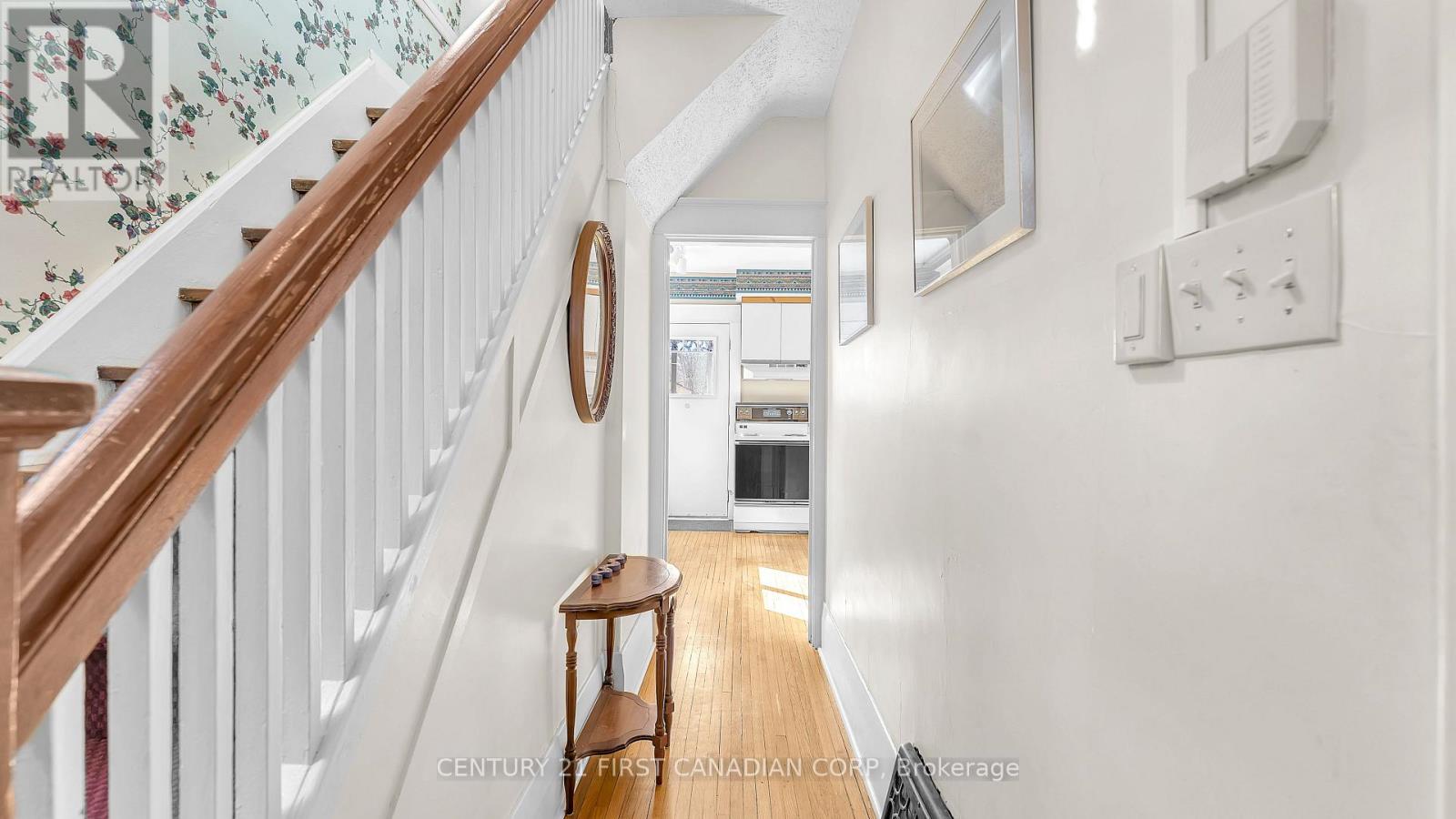 Photo 3 of 26 for 39 Duchess Avenue