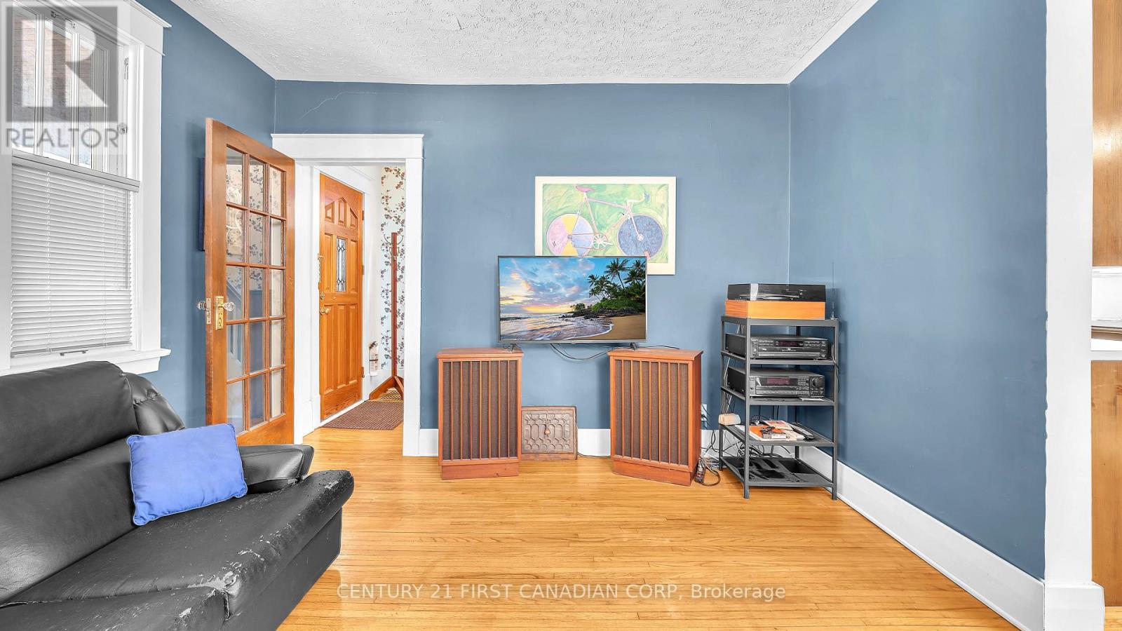 Photo 4 of 26 for 39 Duchess Avenue