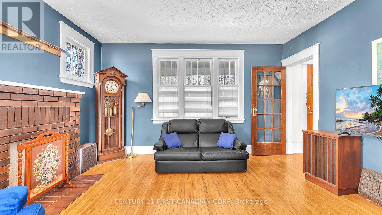 Photo 5 of 26 for 39 Duchess Avenue