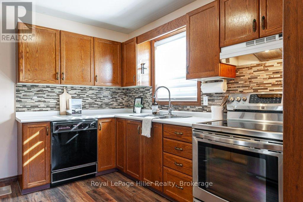 389 Maple Avenue, Stratford, Ontario  N5A 7P6 - Photo 24 - X12071233