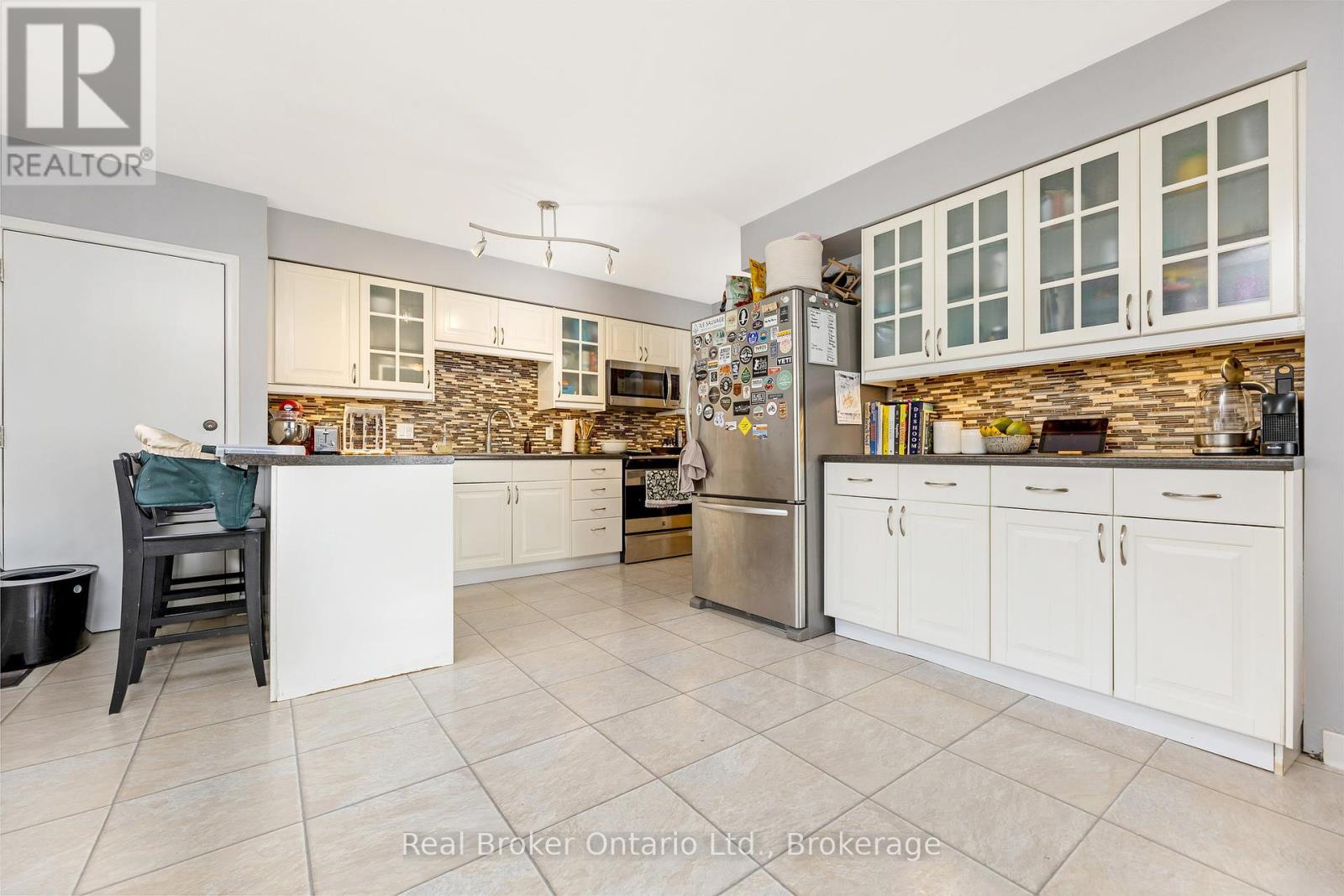 46 Caledonia Street, Guelph, Ontario  N1G 2C9 - Photo 10 - X12071240