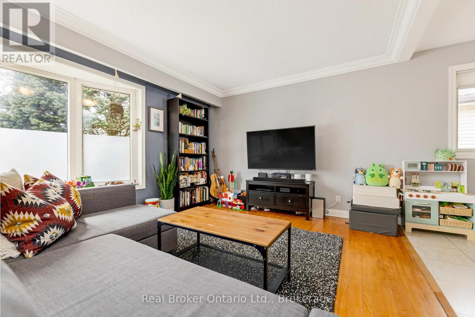 46 Caledonia Street, Guelph, Ontario  N1G 2C9 - Photo 8 - X12071240