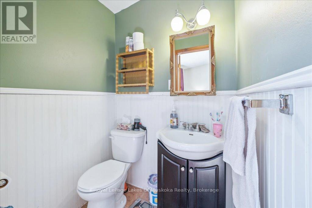 1030 Simpson Road, Gravenhurst, Ontario  P1P 1R1 - Photo 17 - X12071265