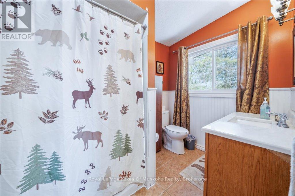 1030 Simpson Road, Gravenhurst, Ontario  P1P 1R1 - Photo 21 - X12071265