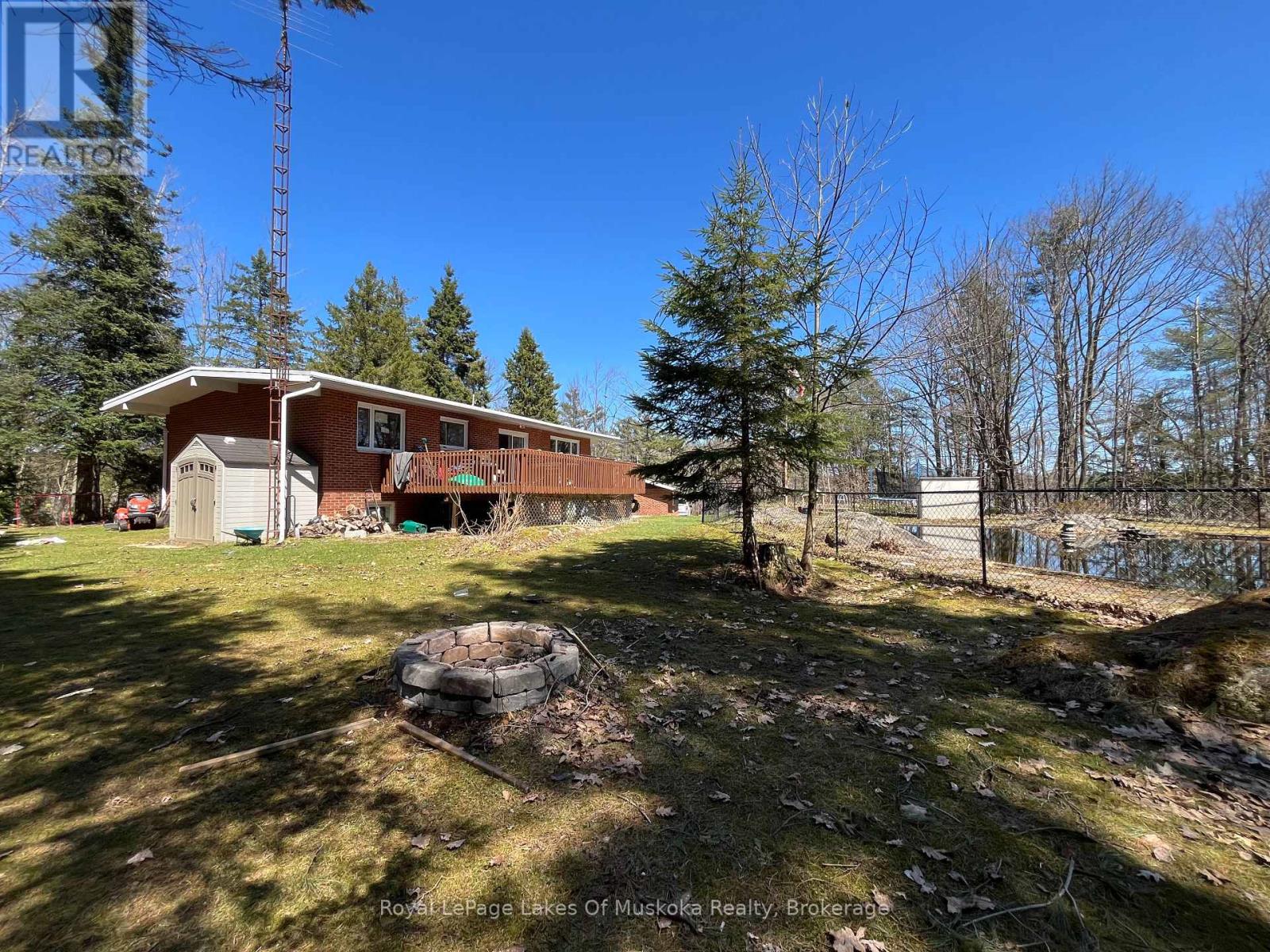 1030 Simpson Road, Gravenhurst, Ontario  P1P 1R1 - Photo 39 - X12071265