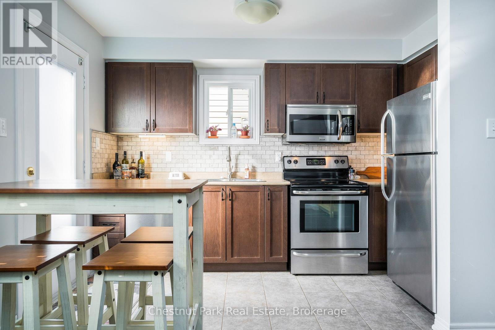19 Admiral Crescent, Essa, Ontario  L0M 1B4 - Photo 12 - N12071394