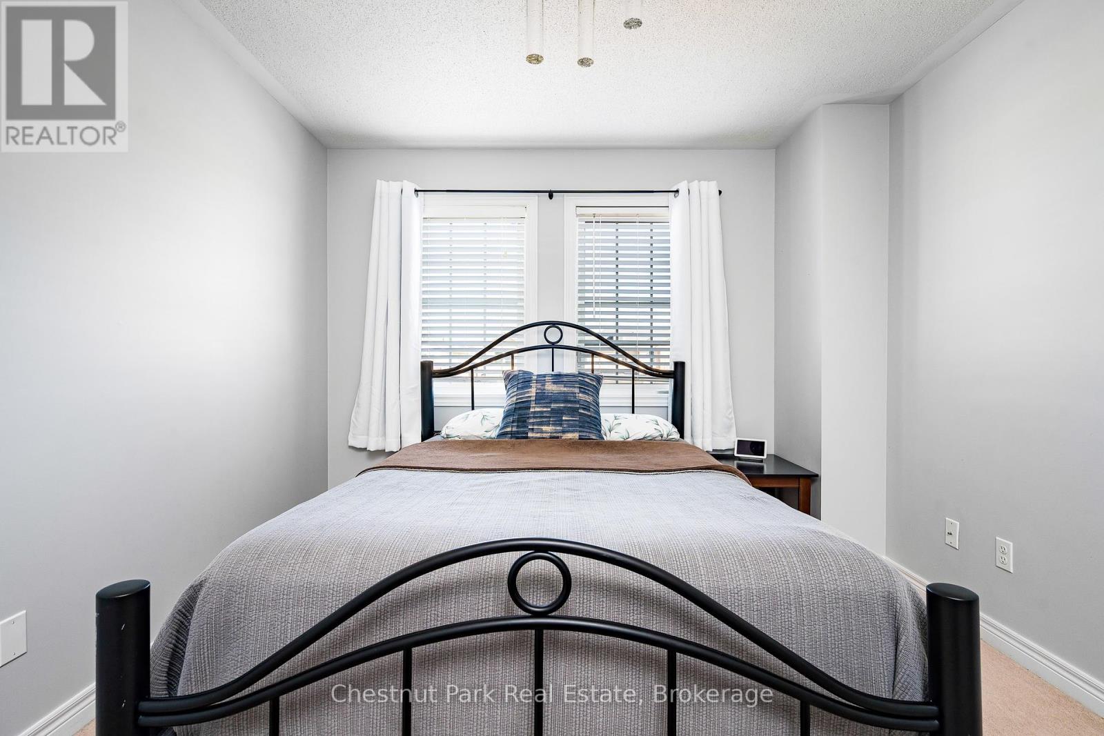 19 Admiral Crescent, Essa, Ontario  L0M 1B4 - Photo 17 - N12071394