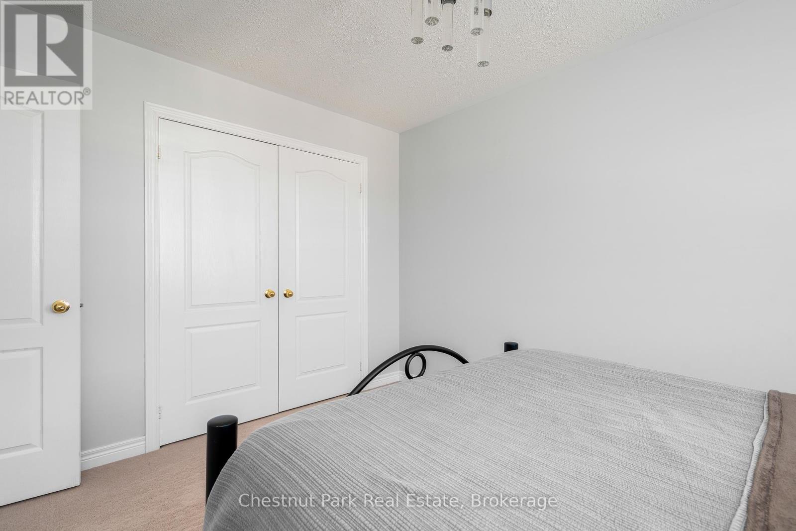 19 Admiral Crescent, Essa, Ontario  L0M 1B4 - Photo 18 - N12071394