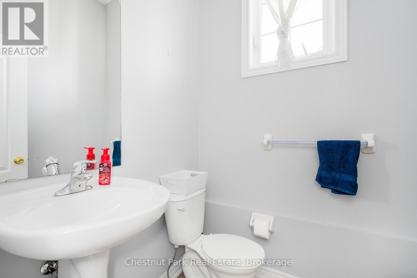 19 Admiral Crescent, Essa, Ontario  L0M 1B4 - Photo 25 - N12071394