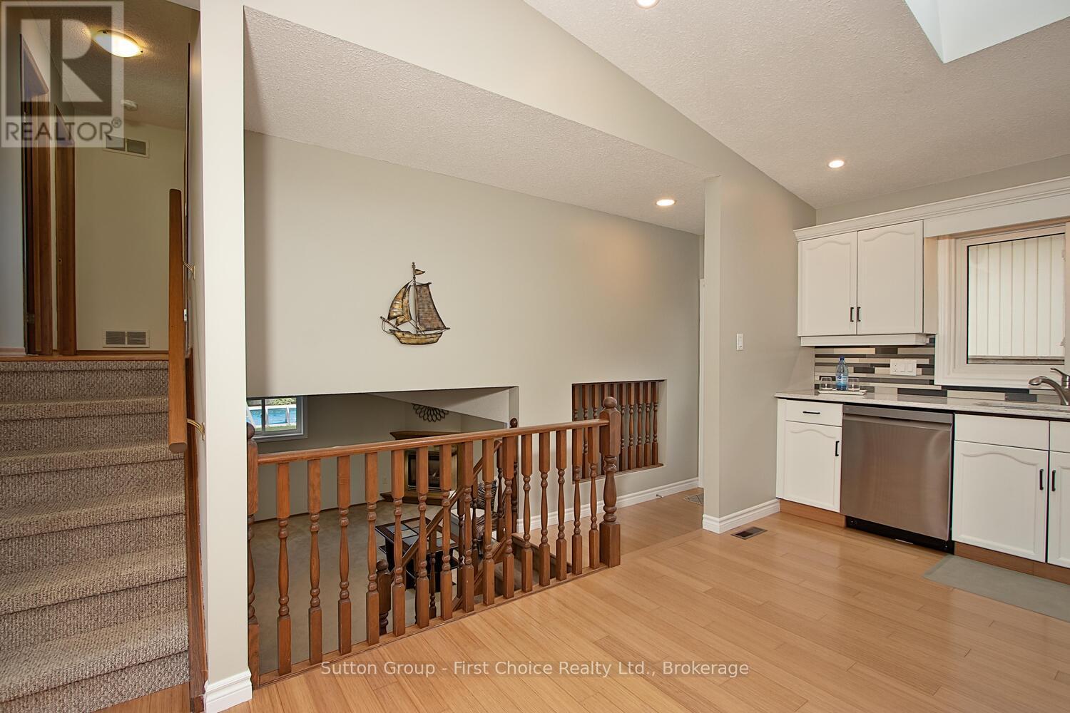 91 Norwood Court, Stratford, Ontario  N5A 7R8 - Photo 11 - X12071370