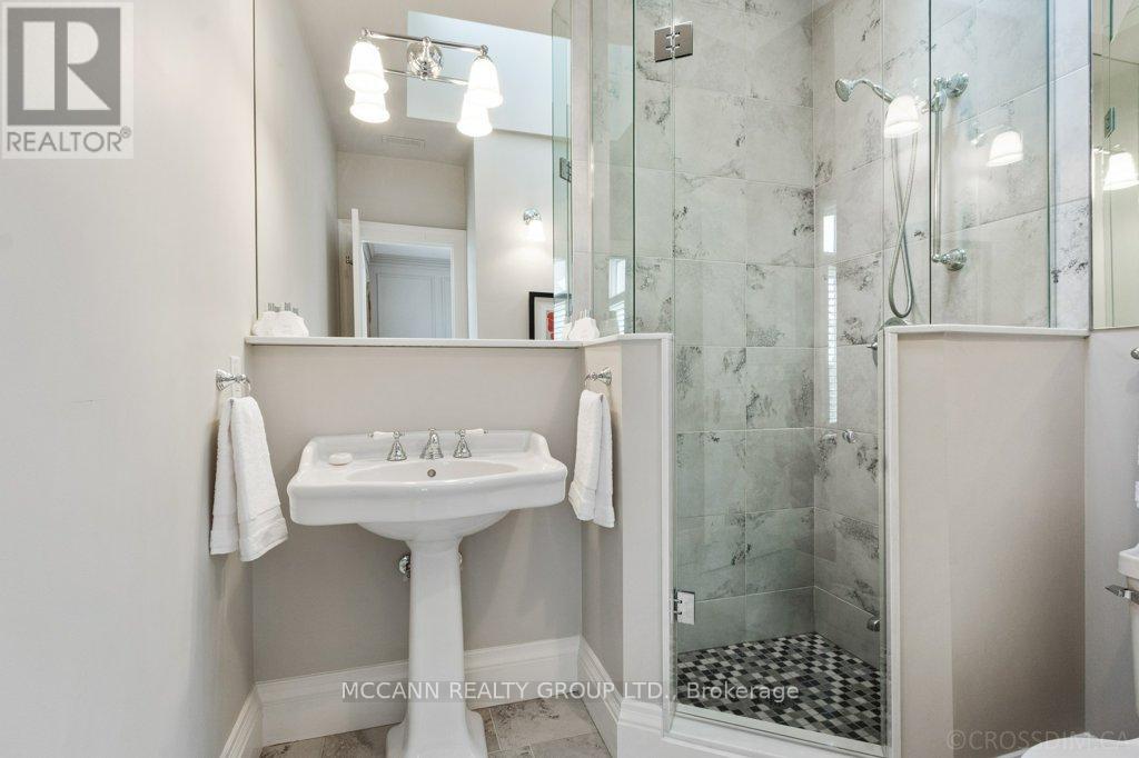 21 De Vere Gardens, Toronto, Ontario  M5M 3E4 - Photo 34 - C12071420