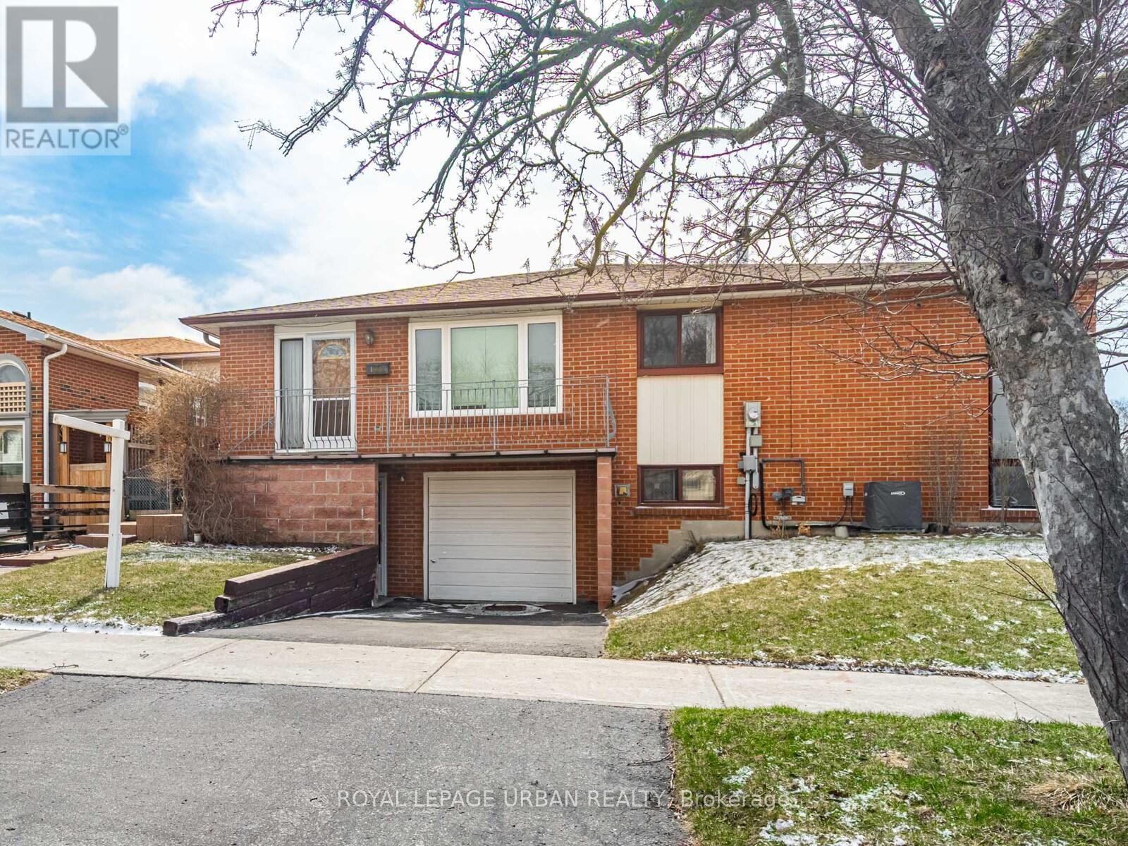 Property at 122 HILDENBORO SQUARE image 2